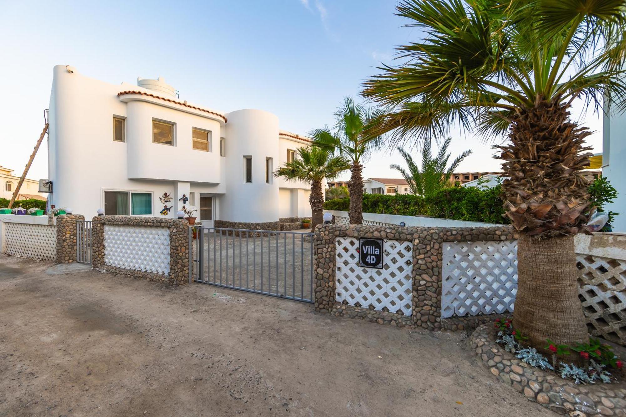 Aden Beach - Sea View Room With Beach Access In Villa Hurghada Buitenkant foto