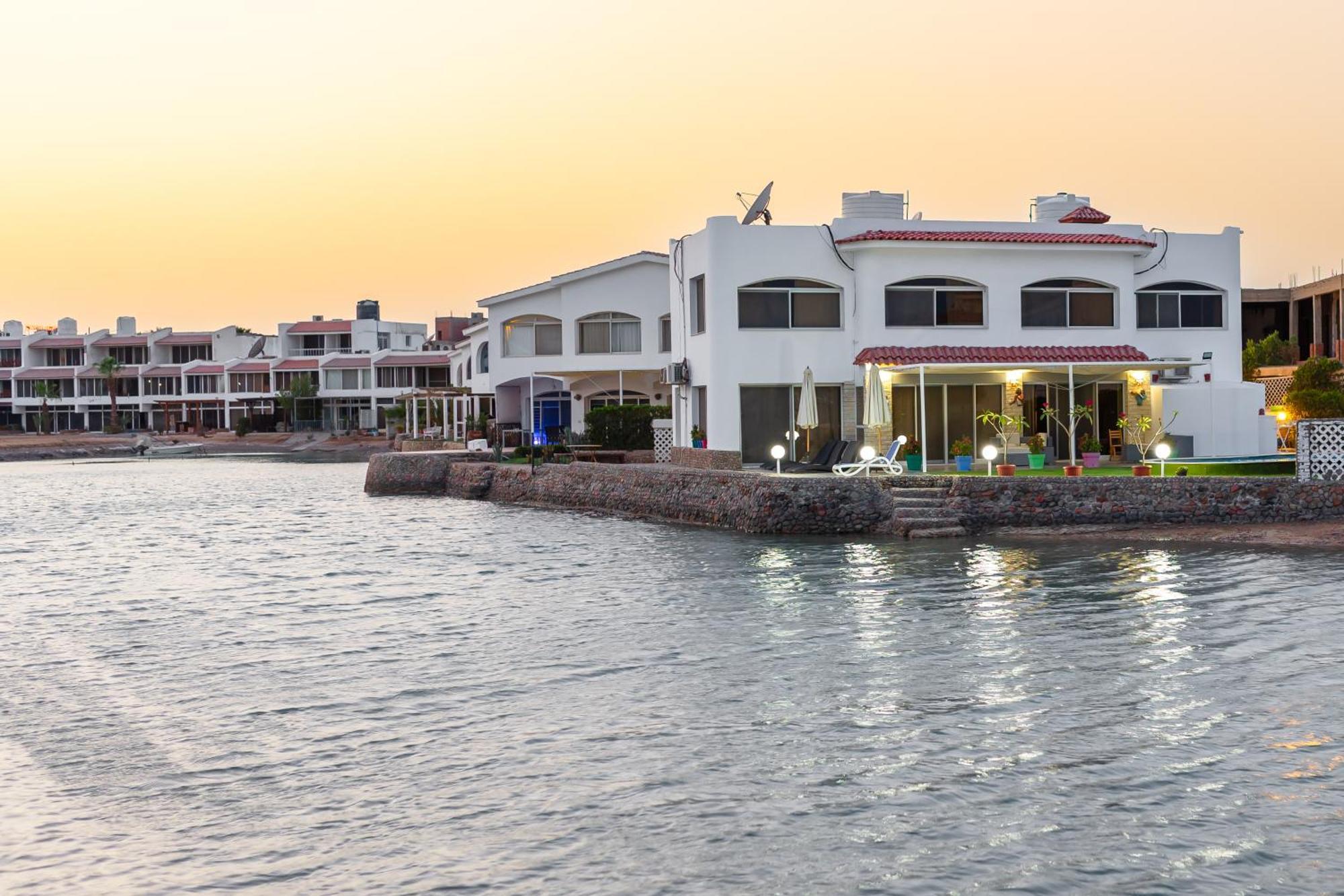 Aden Beach - Sea View Room With Beach Access In Villa Hurghada Buitenkant foto