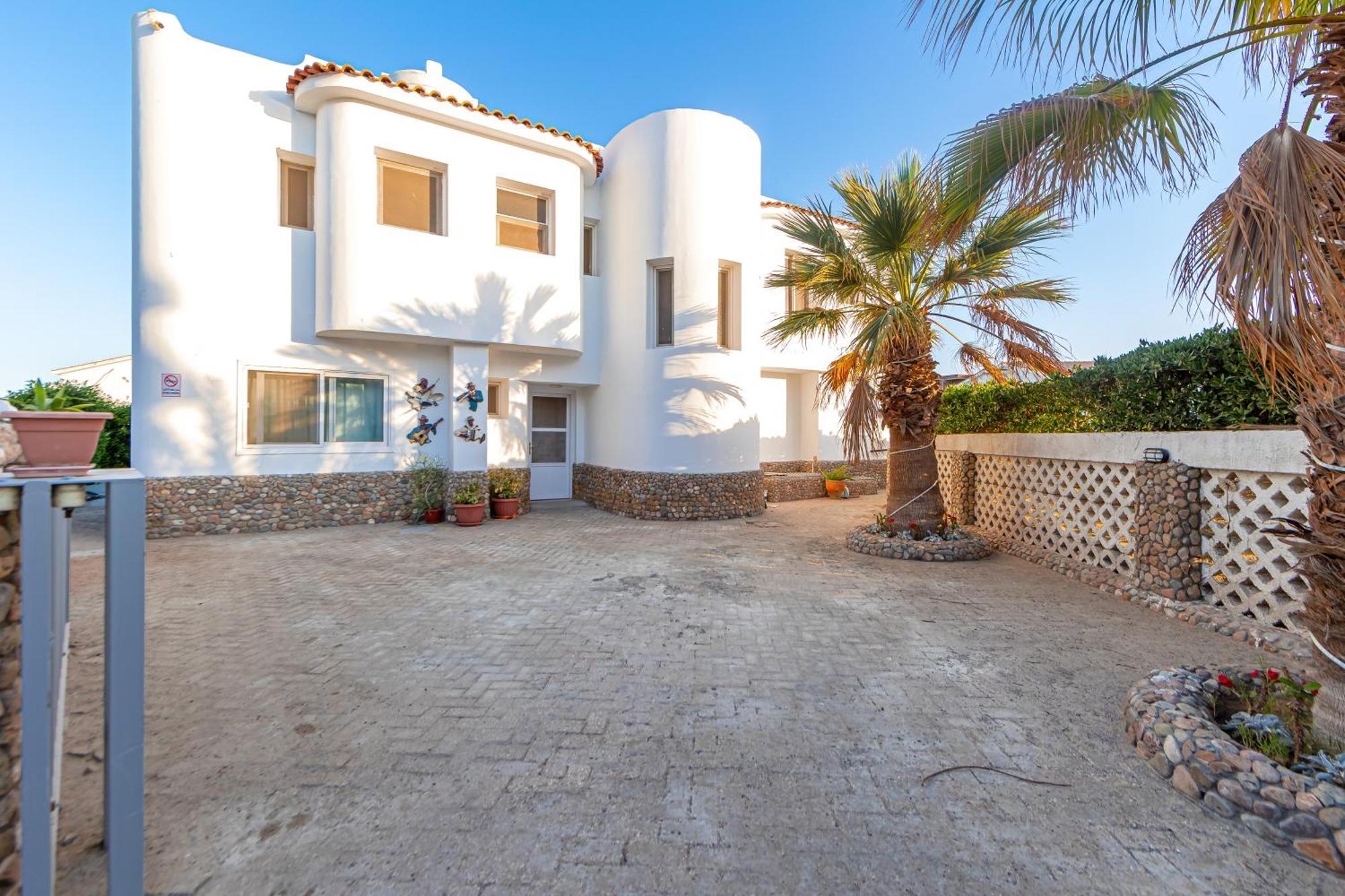 Aden Beach - Sea View Room With Beach Access In Villa Hurghada Buitenkant foto